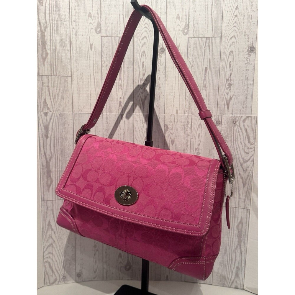 Vintage Y2K Coach Magenta Soho Signature C Flap Turn Lock Medium Shoulder Bag